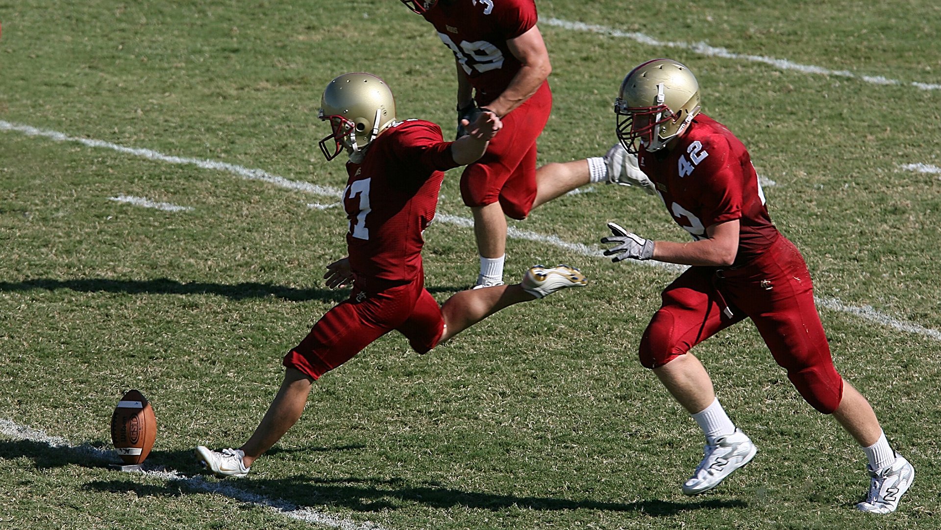 安东·李恩：以冷静的头脑和快速的反应，成为全黑队中场的重要支点