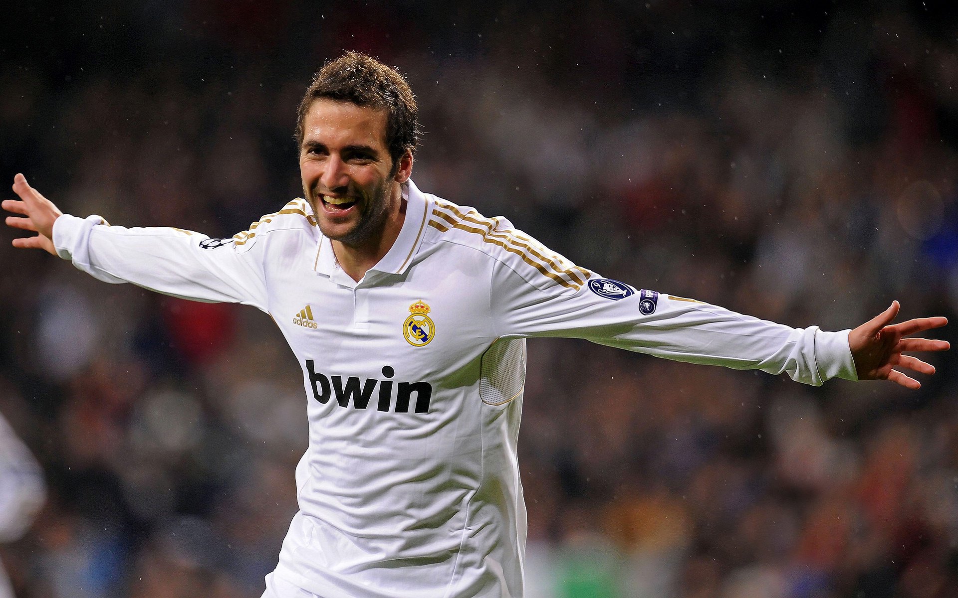 中国足球职业联赛探索人工智能辅助赛事调度方式，人工智能在提升中国男足水平中的应用研究